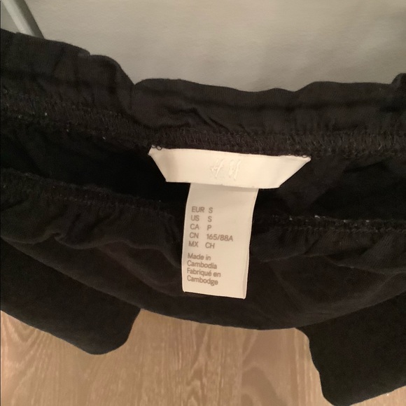 H&M off-the-shoulder top - Picture 2 of 2